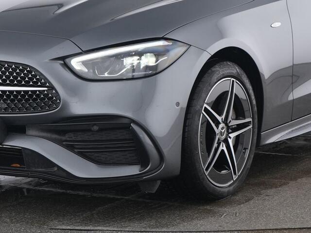 Mercedes-Benz C-KLASSE Estate 300 e AMG Plug-In Hybride AMG Line | Night Pakket | Trekhaak | Panorama Schuif-Kanteldak | Dodehoek Assist. Inclusief 24 maanden MB Certified garantie voor Europa.