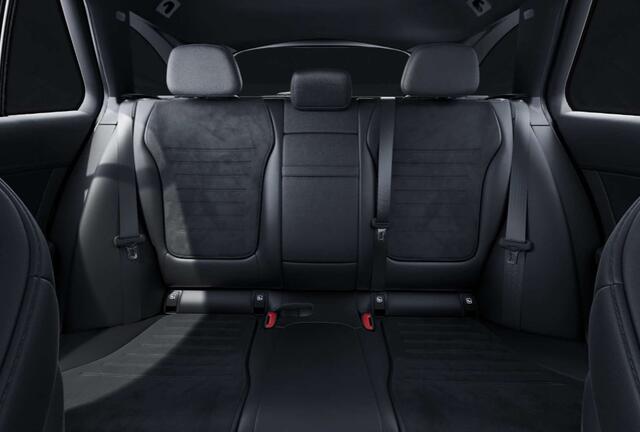 Mercedes-Benz C-KLASSE Estate 300 e AMG Line Trekhaak - Panoramadak - Rijassistentiepakket plus - Night Pack - Premium Soundsystem - MBUX Navigatie Premium - Stoelverwarming voor - Stuur verwarmbaar -