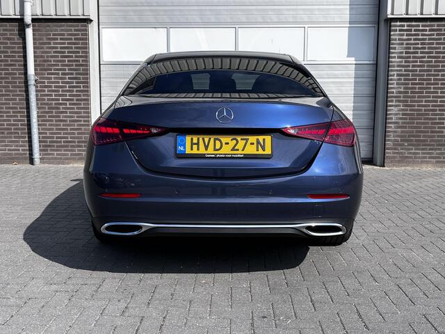Mercedes-Benz C-KLASSE 180 Star Edition Luxury | Panoramadak | DISTRONIC Afstandsassistent | Dodehoekassistent | Donkergetint Glas Achter | Apple CarPlay | Android Auto | Elektrisch Verstelbare Stoelen + Memory | Stoelverwarming | Sfeerverlichting