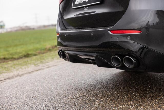 Mercedes-Benz C-KLASSE Mercedes-AMG 43 AMG Estate 4MATIC | Premium Plus | Panorama-schuifdak | BURMESTER | Trekhaak | Stoelverwarming + verkoeling | AMG Nightpakket I + II | AMG Performance stoelen |