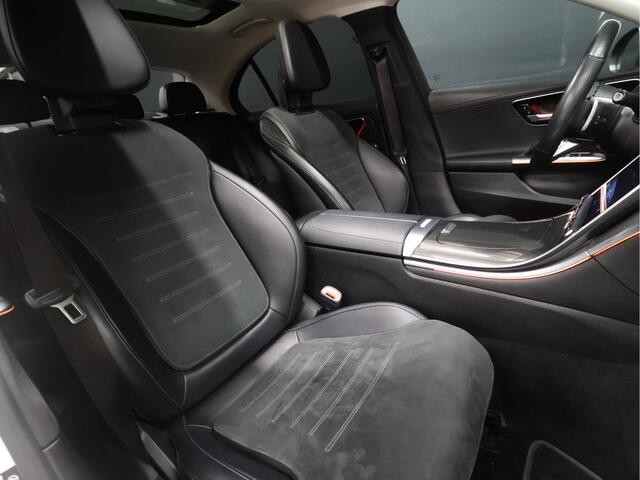 Mercedes-Benz C-KLASSE 200 4MATIC AMG Line [SCHUIFKANTELDAK, ADAPTIVE CRUISE CONTROL, BURMESTER, ELEKTRISCHE STOELEN, 360 CAMERA, SFEERLICHT, CARBON, URBAN GUARD+, NIEUWSTAAT]