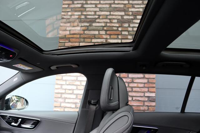 Mercedes-Benz C-KLASSE Estate 300 e AMG Line | Panoramadak | Memory | Distronic | Trekhaak | Night Pakket | Dodehoekassistent | Camera | Sfeerverlichting |