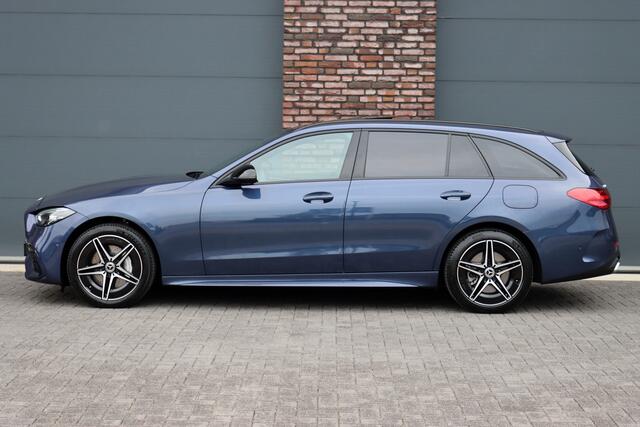 Mercedes-Benz C-KLASSE Estate 300 e Star Edition AMG Line | Panoramadak | Memory | Camera | Trekhaak | High Perf. LED | Nightpakket | Sfeerverlichting Premium | Stoelverwarming | Dodehoekassistent |