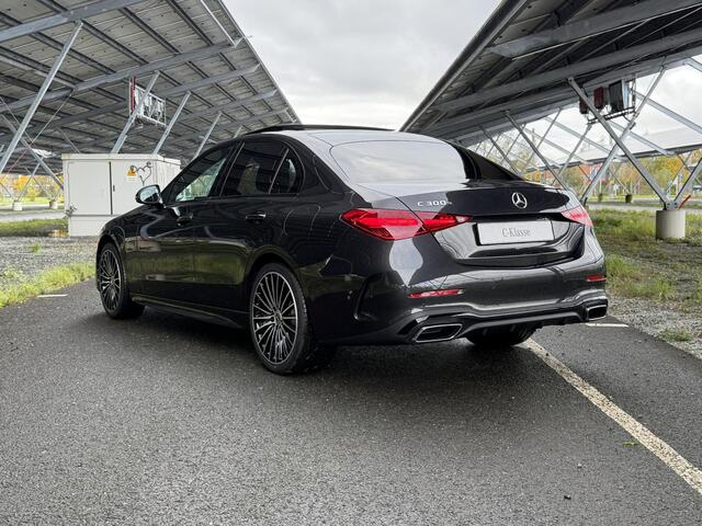 Mercedes-Benz C-KLASSE 300e Business Solution AMG | Night | Panoramaschuifdak | DIGITAL LIGHT | 19" multispaaks Velgen | 360° camera | Dodehoekassistent |