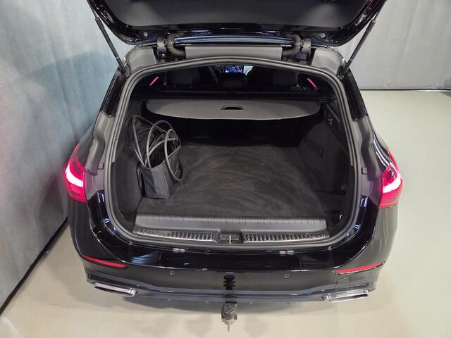 Mercedes-Benz C-KLASSE Estate 300 e AMG Line 18"/Trekhaak/Adaptieve cruise/LED/Stoelverwarming/Camera/Elektrische klep/Dodehoek/Sfeerverlichting