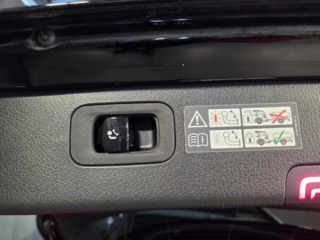 Mercedes-Benz C-KLASSE Estate 300 e AMG Line 18"/Trekhaak/Adaptieve cruise/LED/Stoelverwarming/Camera/Elektrische klep/Dodehoek/Sfeerverlichting