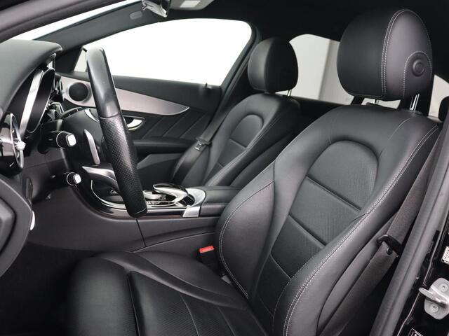 Mercedes-Benz C-KLASSE 200 AMG Night | Leder | Stoelverwarming | Full LED | Park Assist | Navigatie | Climate control | Cruise control | Bluetooth