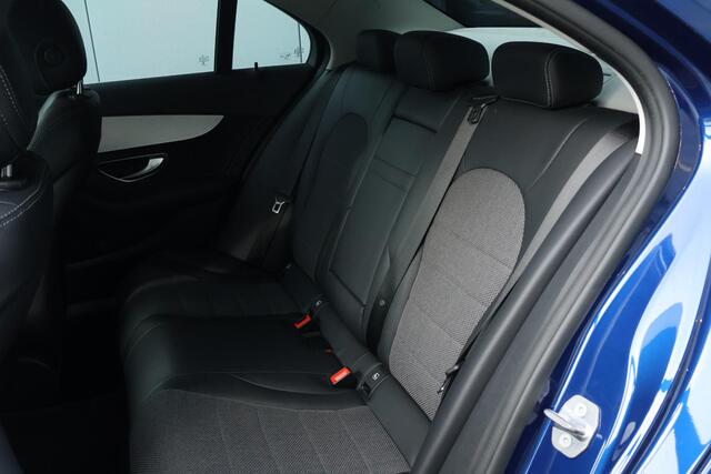 Mercedes-Benz C-KLASSE 180 Business Solution / AMG Line