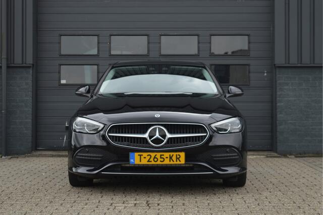 Mercedes-Benz C-KLASSE 180 Luxury Line | ACC | CAMERA | SFEERVERLICHTING | CARPLAY | DAB |