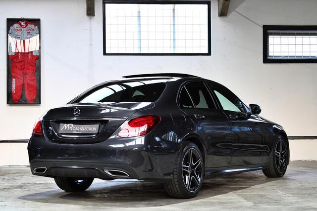 Mercedes-Benz C-KLASSE 180 Business Solution AMG | Panoramadak | Apple Carplay | Sfeerverlichting | AMG gril | NL auto |