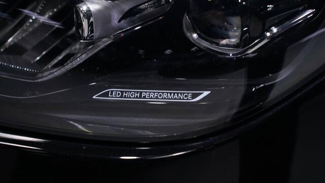 Mercedes-Benz C-KLASSE 180 AMG Line AMG-pakket ECC ACC DAB PDC v+a 1e eigenaar NAP apple-carplay digitale-cockpit camera verkeersborden herkenning 19"LMV stoelverwarming Full-map navi