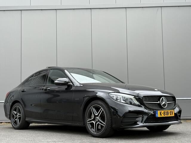 Mercedes-Benz C-KLASSE 300 e AMG - pano - camera - nap! - Apple CarPlay -