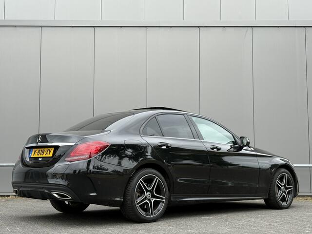 Mercedes-Benz C-KLASSE 300 e AMG - pano - camera - nap! - Apple CarPlay -