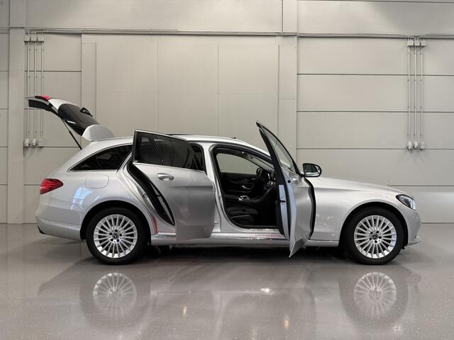 Mercedes-Benz C-KLASSE Estate 180 Exclusive 30.721km/PANO/LED/CAMERA/AMBIENT/SPORTSTOELEN H.LEER/DODE-HOEK/17"/PARKTRONIC/PRIVACY/IRIDIUMSILBER/UNIEKE AUTO/1E EIGENAAR