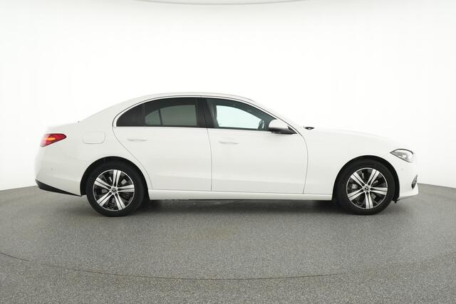 Mercedes-Benz C-KLASSE 300 e Plug-In Hybride Led koplampen | Achteruitrijcamera | Dodehoekassistent | Sfeerverlichting | Stoelverwarming voor. Inclusief 24 maanden MB Certified garantie voor Europa.