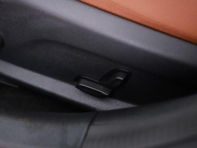 Mercedes-Benz C-KLASSE 180 Aut. AMG Night Ed. Leder/Camera/Carplay/Alarm