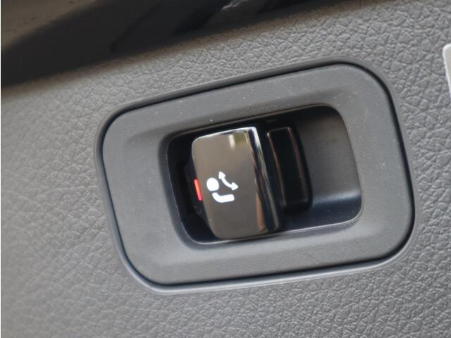 Mercedes-Benz C-KLASSE Estate 200 Luxury Line | Panoramadak | Navigatie | Camera | Dodehoekassistent | Trekhaak | Automaat