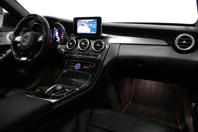 Mercedes-Benz C-KLASSE 180 AMG Line / Orig. Nederlands / C63s AMG Diffuser / Panamericana Grille / Carbon interieurdelen / Burmester Surround Sound / Elektr. verstelbare voorstoelen + memory / Ambienteverlichting / Stoelverwarming / Apple Carplay - Android Auto / 20'' LMV / Ach