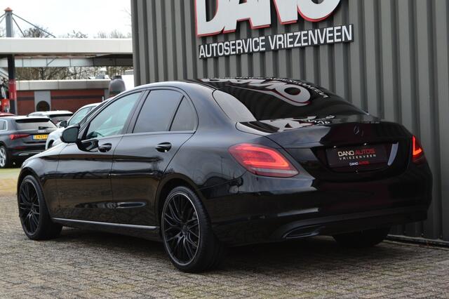 Mercedes-Benz C-KLASSE C180 CGI Avantgarde LED/Navi/Camera/19''