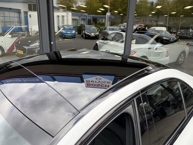 Mercedes-Benz C-KLASSE 300e Amg Hybride panorama Full options!!