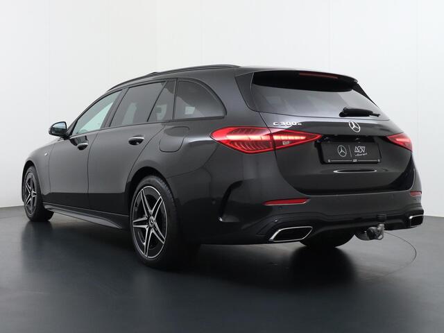 Mercedes-Benz C-KLASSE Estate 300 e Business Solution AMG | Panorama - Schuifdak | Trekhaak Wegklapbaar | Memorystoelen | Digital Light | Burmester Surround Sound | 360° Camera | Head-Up Display | Nightpakket