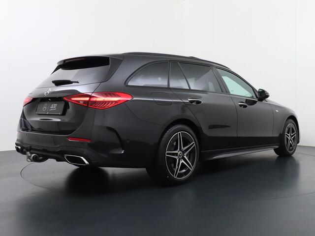 Mercedes-Benz C-KLASSE Estate 300 e Business Solution AMG | Panorama - Schuifdak | Trekhaak Wegklapbaar | Memorystoelen | Digital Light | Burmester Surround Sound | 360° Camera | Head-Up Display | Nightpakket