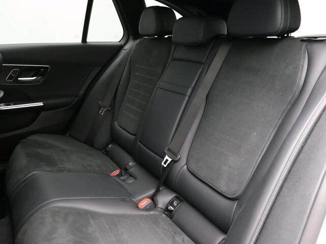 Mercedes-Benz C-KLASSE Estate 300 e AMG Nightpakket | Panoramadak | Distronic | Burmester® | 360°-camera | Alarm | Head UP | Dode Hoek Ass | Inclusief 24 maanden Mercedes-Benz Certified garantie voor Europa.