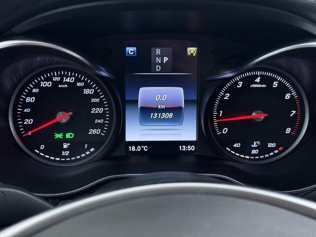 Mercedes-Benz C-KLASSE 180 AMG Sport Edition AMG Styling Panoramadak 19" Multispaaks Camera Trekhaak Automaat