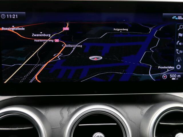 Mercedes-Benz C-KLASSE 180 AMG Nightpakket | Stoelverwarming | LED | Car Play | DAB | Digital Dashboard | Parkeerpakket met Camera | Inclusief 24 maanden Mercedes-Benz Certified garantie voor Europa.