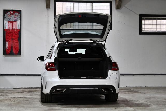 Mercedes-Benz C-KLASSE Estate 300 e | AMG | Night | Panoramadak | Apple Carplay | 20 inch | Dealeronderhouden |