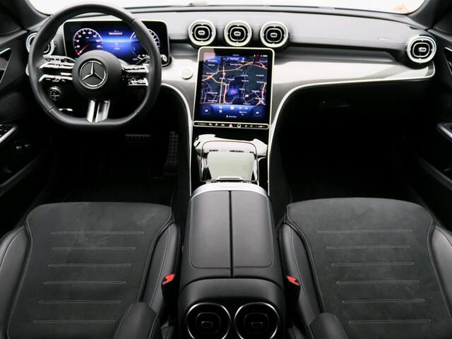 Mercedes-Benz C-KLASSE Estate 300 e Business Solution AMG AMG | Night Pakket | Panoramadak | Alarm Klasse 3 | Distronic | Apple CarPlay | Sfeerverlichting | Memory voorstoelen. Inclusief 24 maanden Mercedes-Benz Certified garantie voor Europa.