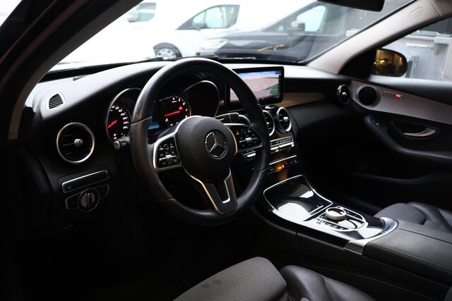 Mercedes-Benz C-KLASSE Estate 180 Avantgarde | Inc BTW | Head-Up | Stoelverwarming | CarPlay | Lederen bekleding | Cruise control | F1 Flippers | Nieuwe APK | Dealer onderhouden | Facelift model