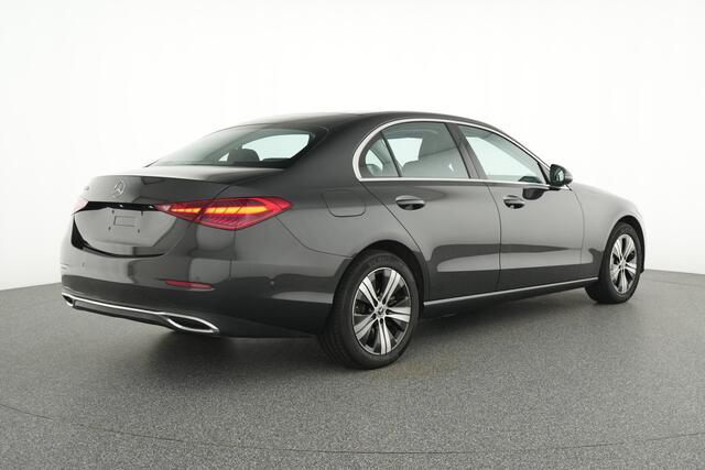 Mercedes-Benz C-KLASSE 300 e Plug-In Hybride | Trekhaak | Dode Hoek Ass | Sfeerverlichting | Car Play | Stoelverwarming | Parkeerpakket met Camera | Inclusief 24 maanden Mercedes-Benz Certified garantie voor Europa.