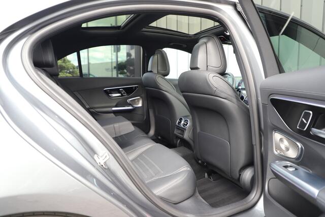 Mercedes-Benz C-KLASSE 200 AMG | Pano | Burmester | Sfeerverlichting | Distronic | Keyles-go | Memory | Carbon | Digital-light | NL-auto | 2021.