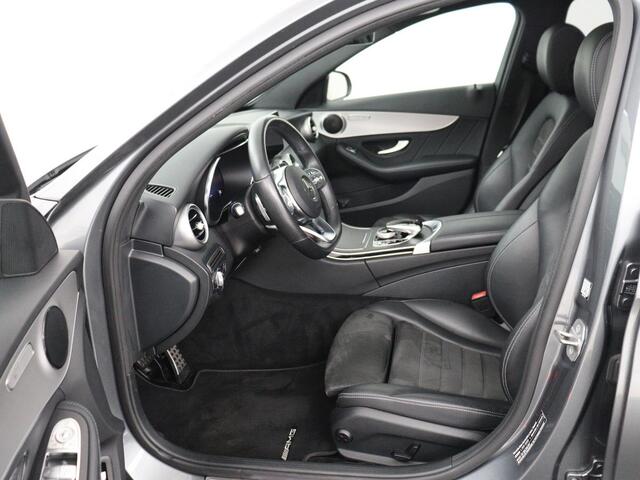 Mercedes-Benz C-KLASSE 300e AMG | Panoramadak | 360 Camera | Stoelverwarming | Leder/Alcantara | Carplay | Sfeerverlichting | Park Assist | Navigatie | Full LED | PHEV | Plug In