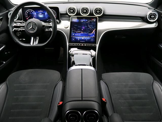 Mercedes-Benz C-KLASSE 300 e Business Solution AMG AMG Line | Panorama Schuif-Kanteldak | Distronic | Lederen bekleding | Alarm | Parkeerpakket met 360°-camera | 20 Inch AMG Velgen. Inclusief 24 maanden Mercedes-Benz Certified garantie voor Europa.