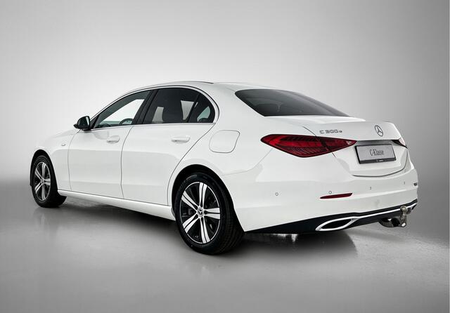 Mercedes-Benz C-KLASSE 300 e Business Solution | Trekhaak | Donkergetint glas achter | Achteruitrijcamera | Smartphone-integratie | GUARD 360 ° Vehicle protection Plus | Stoelverwarming voor | Zitcomfortpakket |