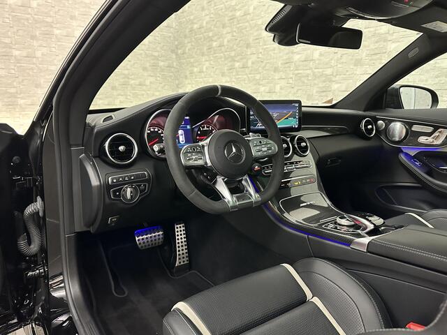 Mercedes-Benz C-KLASSE Coupé 63 S AMG | Keramisch | Schaalstoelen | Carbon | AMG Driver's Package | Aero-Pakket | Panorama | Burmester | Multi-Beam LED | Memory | ACC | Rij-Assistentie Pakket | Keyless-Go | Sfeerverlichting | Carplay |