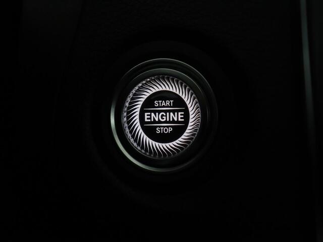 Mercedes-Benz C-KLASSE 160 AMG Limited | Stoelverwarming | Leder/Alcantara | Trekhaak | Full LED | Park Assist | Camera | Navigatie | Climate control | Bluetooth | Cruise control