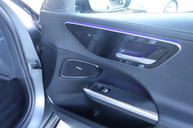 Mercedes-Benz C-KLASSE C 180 *AMG*PANO*SFEER*DIGITAL*CAMERA*MAGNO*19