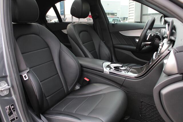 Mercedes-Benz C-KLASSE 300 Prestige / AMG / Panoramadak / Burmester