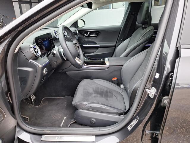 Mercedes-Benz C-KLASSE 300 e AMG Line | Night Pakket | Panoramadak | Memory pakket | Achteruitrijcamera | Sfeerverlichting | Dodehoekassistentie | Stoelverwarming | LED Koplampen