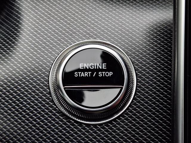 Mercedes-Benz C-KLASSE 300 e AMG Line | Night Pakket | Panoramadak | Memory pakket | Achteruitrijcamera | Sfeerverlichting | Dodehoekassistentie | Stoelverwarming | LED Koplampen