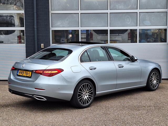 Mercedes-Benz C-KLASSE 180 Star Edition Luxury | Panoramadak | DISTRONIC Afstandsassistent | Elektrisch Verstelbare Stoelen + Memory | Dodehoekassistent | Apple CarPlay | Android Auto | Sfeerverlichting | Stoelverwarming | Elektrisch Inklapbare Buitenspiegels