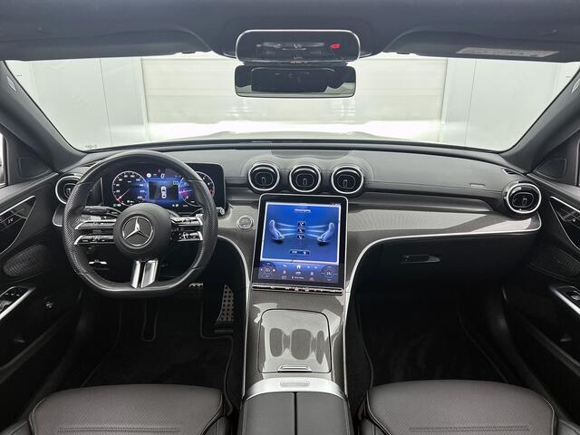 Mercedes-Benz C-KLASSE 200 AMG Nightpakket | Panoramadak | Alarm | Car Play | Sfeerverlichting | Parkeerpakket met Camera > MB-paasweekend