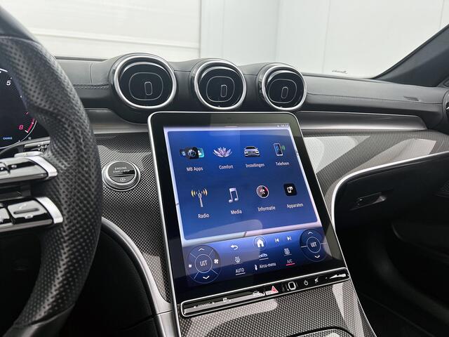 Mercedes-Benz C-KLASSE 200 AMG Nightpakket | Panoramadak | Alarm | Car Play | Sfeerverlichting | Parkeerpakket met Camera > MB-paasweekend