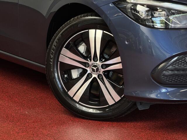 Mercedes-Benz C-KLASSE 300e 313PK PHEV 12/2024 AVANTGARDE TREKHAAK HALF LEER CAMERA ELEK/STOEL/VERWARMD 12/2024 PHEV PLUG IN HYBRIDE phev