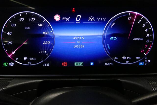 Mercedes-Benz C-KLASSE 300 e AMG Line / C63s Look Diffuser / Panamericana Grille / Maxton Design Bodykit V.2 / Panoramadak / Elektr. verstelbare voorstoelen + memory / Stoelkoeling & -verwarming / Digital Light / Ambienteverlichting Plus / HUD / Rondomzichtcamera / 20'' LMV / S