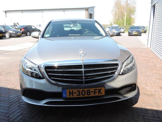 Mercedes-Benz C-KLASSE 180 Business Solution Plus Upgrade Edition