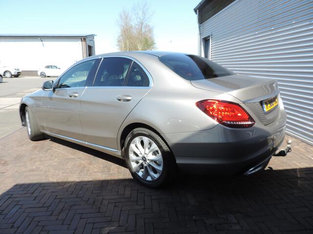 Mercedes-Benz C-KLASSE 180 Business Solution Plus Upgrade Edition